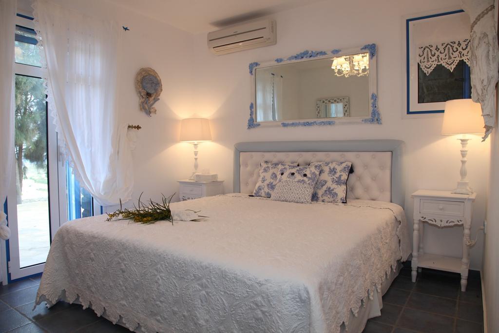 Althea Villas Krotiri Bilik gambar