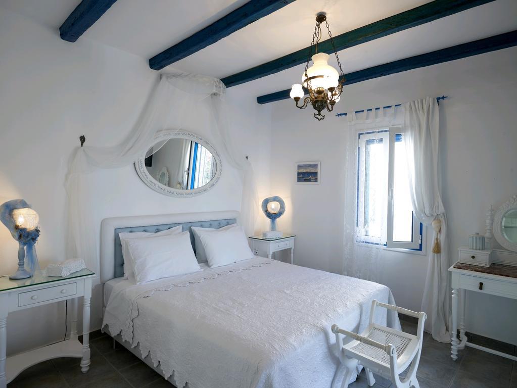 Althea Villas Krotiri Bilik gambar